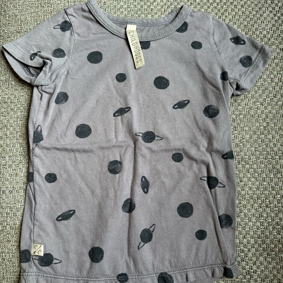 Gray and Black Polka Dot Short Sleeve Tee - Picture 1 of 2